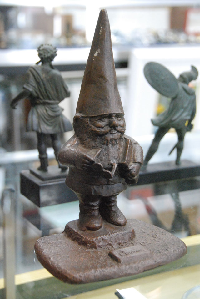 ヨーロッパの妖精gnome(ノーム)の鉄製オブジェ | 骨董品の買取 ヨーロッパの妖精gnome(ノーム)の鉄製オブジェ | 骨董品の買取