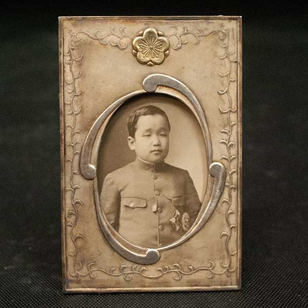 大韓帝国の皇太子李垠の銀製写真立てを買取致しました。 | 骨董品の 