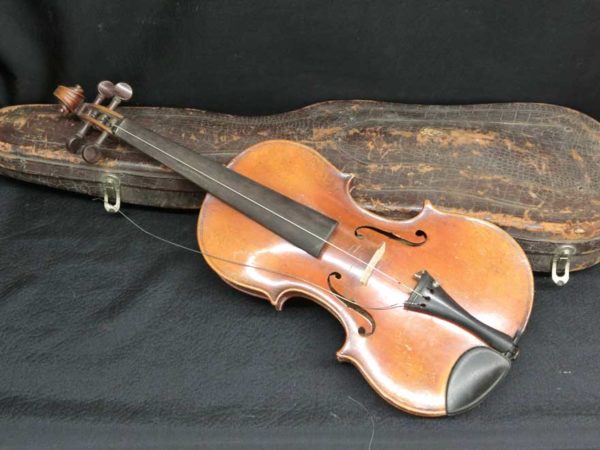 古いバイオリン、ニコル・アマティを買取させて頂きました。 | 骨董品の買取なら杉並区の道具屋 慈光
